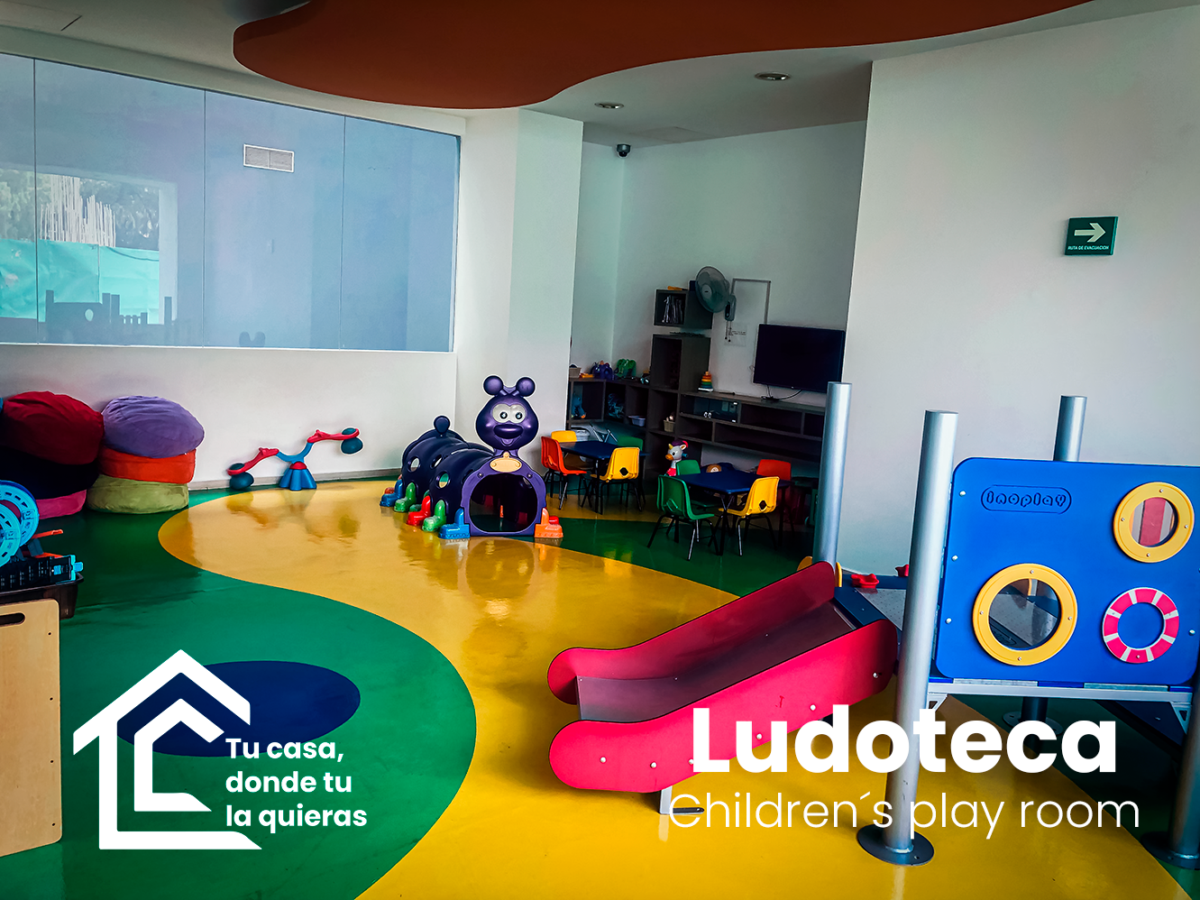 Cuarto con juegos de colores para niños, en bosques de tepepan